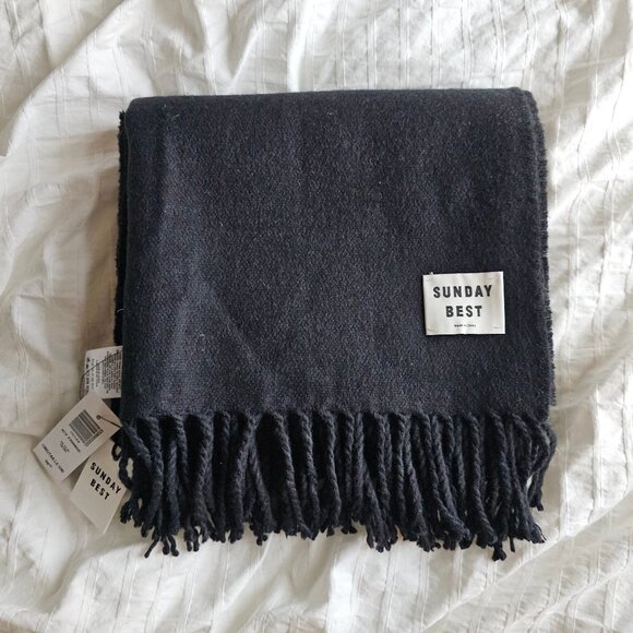 Aritzia Sunday Best Coco Icy Fringe Scarf - 2021 - Black - 72 x 28 in - NWT - Picture 1 of 5